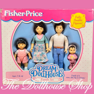 The agradable happy family show dolls